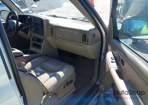 2006 Chevrolet Suburban 1500 Z71 из США, поврежденный, VIN 3GNEC16Z76G118566